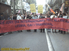 28 de Junho: Dia Internacional pela Liberdade de Lésbicas, Gays e Transexuais. Comissão Unitária 28-J. [Esta era a faixa que encabeçava a manifestação]